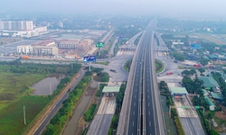 Ch&#237;nh phủ ph&#226;n cấp UBND một số địa phương l&#224;m chủ quản đầu tư dự &#225;n đường bộ