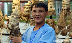 Đỏ 'tre' - người phù phép' gốc tre thành những tác phẩm nghệ thuật