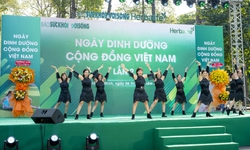 M&#224;n biểu diễn Dancesport uyển chuyển v&#224; h&#250;t mắt tại Ng&#224;y Dinh dưỡng cộng đồng Việt Nam lần 2