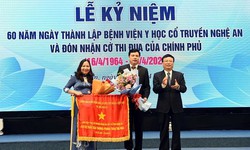 Bệnh viện Y học Cổ truyền Nghệ An đ&#243;n nhận Cờ thi đua của Ch&#237;nh phủ