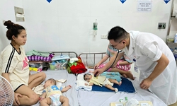Trời nắng n&#243;ng, nhiều trẻ nhập viện bệnh đ&#227; nặng, b&#225;c sĩ chỉ c&#225;ch ph&#242;ng tr&#225;nh