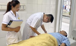Tự tiêm canxi tại nhà suýt hỏng cánh tay