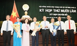 Ph&#234; chuẩn kết quả bầu, miễn nhiệm Ph&#243; Chủ tịch UBND TPHCM