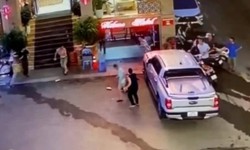 Hi hữu: Chủ khách sạn bị vật liệu xây dựng rơi trúng đầu tử vong