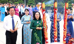 L&#227;nh đạo TPHCM d&#226;ng hương tri &#226;n c&#225;c Anh h&#249;ng liệt sĩ, Mẹ Việt Nam anh h&#249;ng