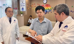Gần 500 người nước ngo&#224;i đến BV Răng H&#224;m Mặt TW TPHCM kh&#225;m v&#224; điều trị