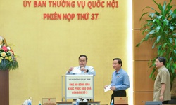 Ủy ban Thường vụ Quốc hội quy&#234;n g&#243;p, ủng hộ đồng b&#224;o khắc phục hậu quả b&#227;o số 3