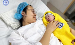 X&#250;c động đ&#243;n ch&#224;o những c&#244;ng d&#226;n nh&#237; đầu ti&#234;n năm 2025 của H&#224; Nội