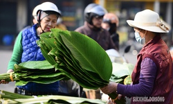 Chợ l&#225; dong l&#226;u đời nhất Thủ đ&#244; nhộn nhịp ng&#224;y cận Tết