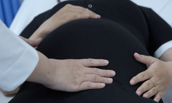 B&#243;c u xơ tử cung khổng lồ, bảo tồn được tử cung cho nữ bệnh nh&#226;n 32 tuổi