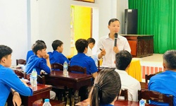 C&#225;n bộ trẻ tận t&#226;m với c&#244;ng t&#225;c ph&#242;ng, chống HIV