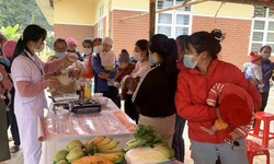 Nhiều trẻ em v&#249;ng d&#226;n tộc thiểu số c&#242;i cọc v&#236; cha mẹ giữ tập qu&#225;n lạc hậu khi nu&#244;i con