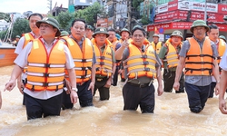 Ch&#237;nh phủ v&#224;o cuộc quyết liệt, gi&#250;p người d&#226;n sớm ổn định sau thi&#234;n tai