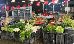 Sau mưa b&#227;o, gi&#225; rau xanh ở chợ d&#226;n sinh H&#224; Nội lại leo thang
