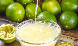 Uống nước cốt chanh khi bụng đói để thải độc, bác sĩ cảnh báo những sự thật bạn cần biết