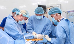 X&#250;c động ca gh&#233;p thận mẹ hiến cho con tại Bệnh viện Hữu nghị Việt Tiệp