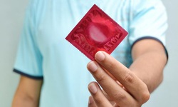 HIV tấn c&#244;ng thế hệ trẻ – Nguy cơ đảo ngược tiến tr&#236;nh ph&#242;ng chống dịch