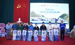 Hành trình của nắng ấm: DHG Pharma cùng y bác sĩ đến với Tả Củ Tỷ
