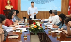 Thứ trưởng Thường trực Vũ Mạnh H&#224; l&#224;m việc với Trung t&#226;m Truyền th&#244;ng - Gi&#225;o dục Sức khỏe TW