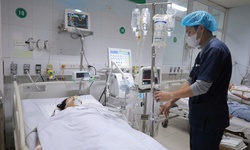 Nhân viên y tế dũng cảm giằng lại trẻ sơ sinh khỏi tay kẻ cầm dao tấn công ở BV Sản Nhi Nghệ An