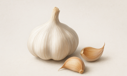 5 lợi &#237;ch khi ăn 2 t&#233;p tỏi với nước ấm mỗi s&#225;ng