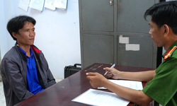 Bắt đối tượng cướp v&#224;ng sau 16 giờ g&#226;y &#225;n