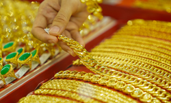 Giá vàng hôm nay ngày 25/10 đồng loạt tăng mạnh trở lại