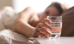 8 th&#243;i quen buổi s&#225;ng gi&#250;p thận khỏe mạnh