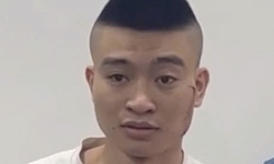 Vờ mua h&#224;ng online, thanh ni&#234;n đi Mercedes &#244;m điện thoại bỏ trốn