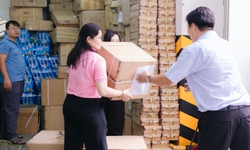 TPHCM tiếp tục gửi 70 tấn hàng cứu trợ hỗ trợ đồng bào vùng bão, lũ