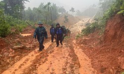 Lũ dữ trong đ&#234;m cuốn phăng 11 ng&#244;i nh&#224; ở v&#249;ng cao Đ&#224; Nẵng