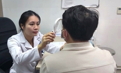 Tho&#225;t khỏi 6 năm đau đớn v&#236; bệnh da hiếm gặp nhờ phương ph&#225;p điều trị mới