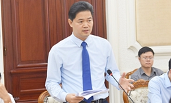 Thứ trưởng Bộ Y tế Vũ Mạnh H&#224;: TPHCM ti&#234;n phong trong chuyển đổi số, ph&#225;t triển kỹ thuật chuy&#234;n s&#226;u