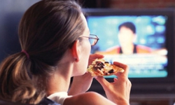 Ảnh hưởng của t&#226;m l&#253; v&#224; th&#243;i quen ăn uống đến c&#226;n nặng