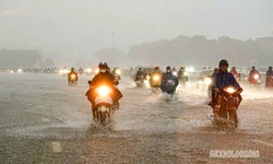 Vừa qua đợt lũ lịch sử, miền Trung lại sắp hứng mưa rất lớn