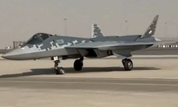 Si&#234;u ti&#234;m k&#237;ch Su-57 lần đầu đặt ch&#226;n đến Dubai g&#226;y ch&#250; &#253; đặc biệt