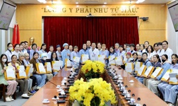 Ng&#224;y Nh&#224; gi&#225;o Việt Nam, thầy thuốc tri &#226;n thầy c&#244; gi&#225;o l&#224; bệnh nh&#226;n ung thư