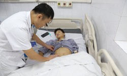 Sau tai nạn giao th&#244;ng, nam thanh ni&#234;n 15 tuổi bị vỡ gan độ IV