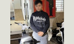 H&#224; Nội: Xử l&#253; thiếu ni&#234;n bốc đầu xe giữa đ&#234;m tr&#234;n phố Đại La