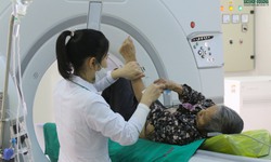 Bác sĩ lý giải: Có nên lo sợ tia X khi chụp CT