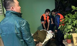 Ng&#224;nh Y tế tổ chức trực chuy&#234;n m&#244;n, trực cấp cứu 24/24 hỗ trợ nh&#226;n d&#226;n v&#249;ng lũ lụt miền Trung