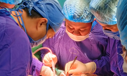 Cứu sống cụ ông 81 tuổi mắc ca bệnh kép siêu hiếm gặp, tỷ lệ chỉ 0,2%