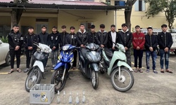 Hơn 20 thanh thiếu ni&#234;n mang hung kh&#237; hỗn chiến trước qu&#225;n bi a ở Ph&#250; Thọ