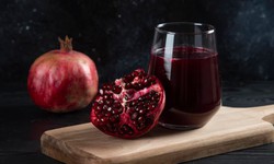 Uống nước &#233;p lựu c&#243; gi&#250;p hạ huyết &#225;p kh&#244;ng?