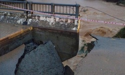 Sập mố cầu tr&#234;n tỉnh lộ 14B, đường huyết mạch v&#224;o trung t&#226;m x&#227; ở Huế chia cắt