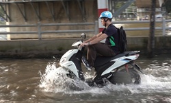 TPHCM ứng ph&#243; &#39;nguy cơ k&#233;p&#39; b&#227;o Kalmaegi tr&#249;ng đỉnh triều cường