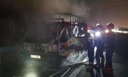 Xe tải bốc ch&#225;y ng&#249;n ngụt tr&#234;n cao tốc Phan Thiết - Dầu Gi&#226;y