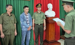 Bị bắt sau 7 năm vì mang súng vào rừng săn bắn thú