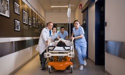 Can thiệp tim mạch khẩn cấp cứu sống ca nhồi máu cơ tim tối cấp chuyển đến từ giàn khoan