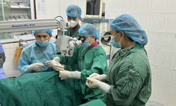 Chuyển giao kỹ thuật mổ mộng mắt gi&#250;p người d&#226;n v&#249;ng bi&#234;n được điều trị ngay tại cơ sở